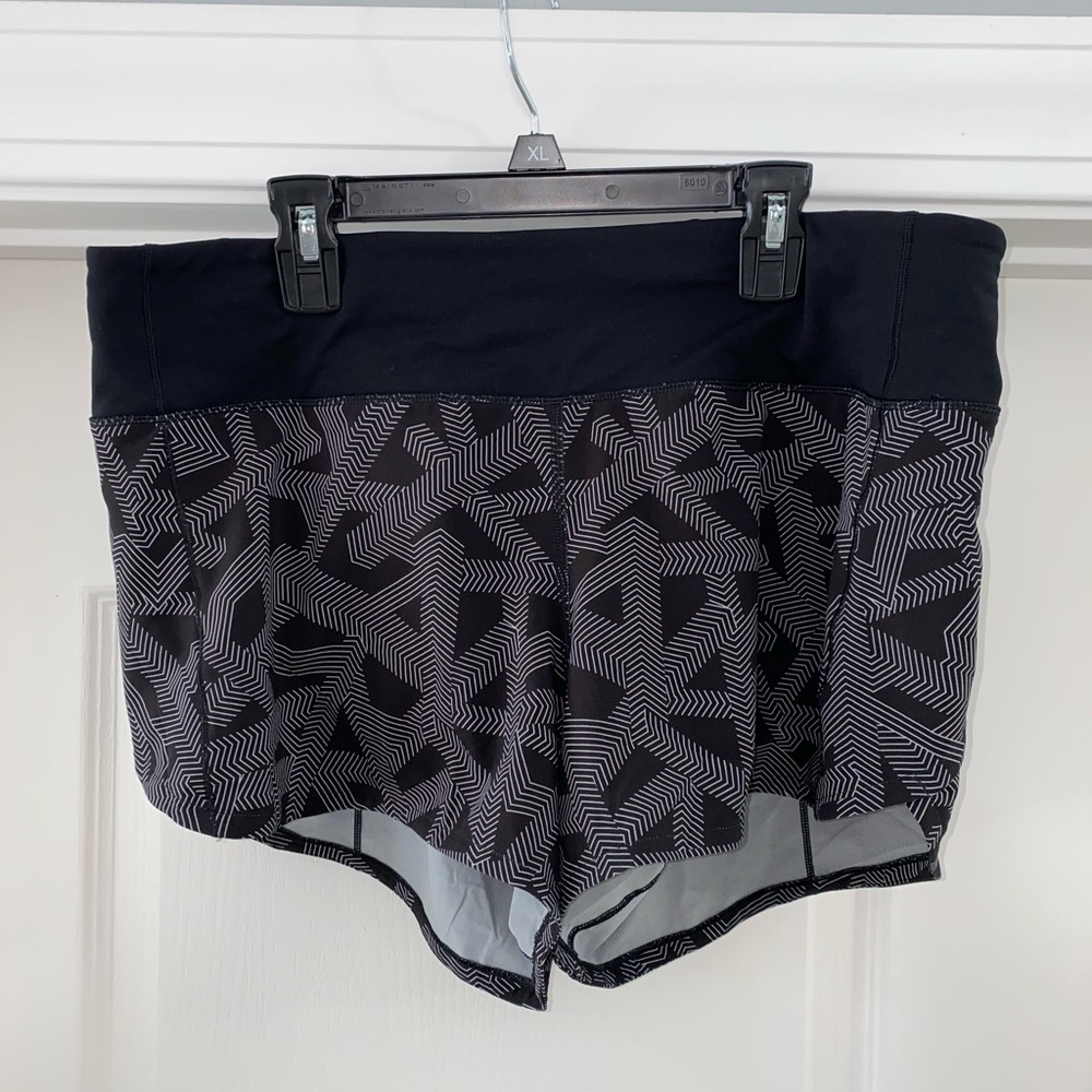 Lululemon Speed Up 4” shorts